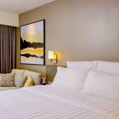 Novotel Suites Manila At Acqua Mandaluyong Exterior foto