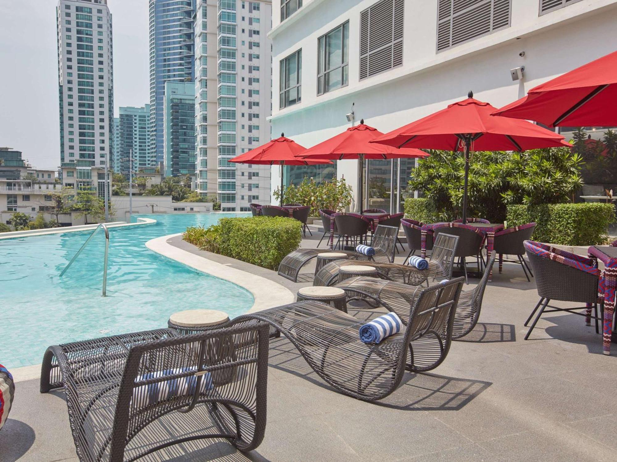 Novotel Suites Manila At Acqua Mandaluyong Exterior foto