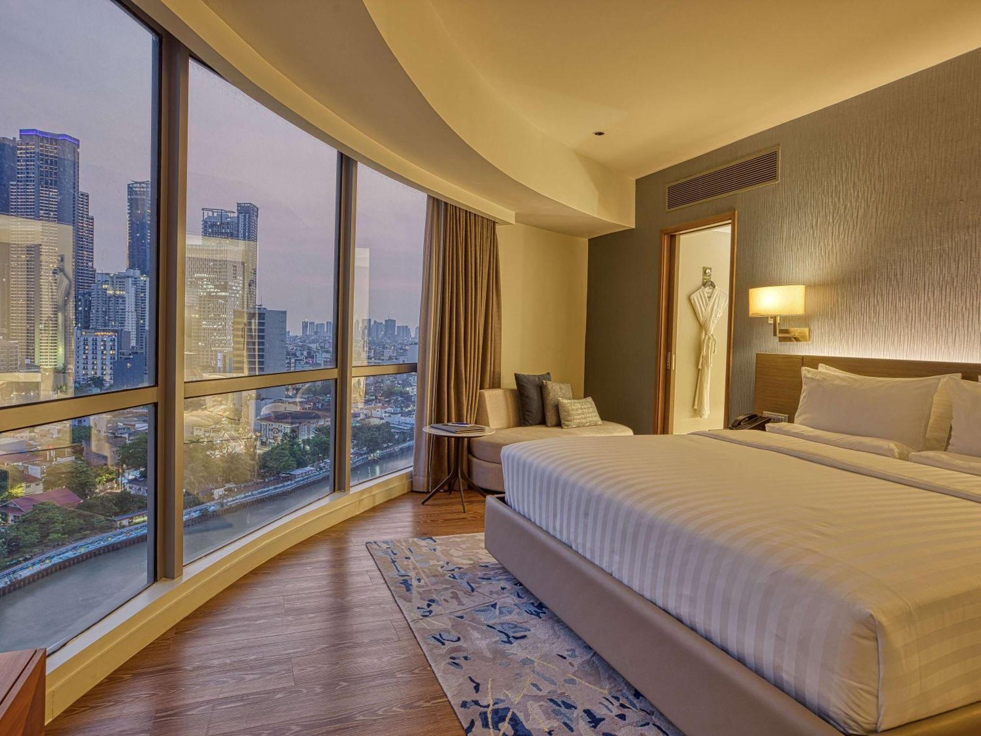 Novotel Suites Manila At Acqua Mandaluyong Exterior foto