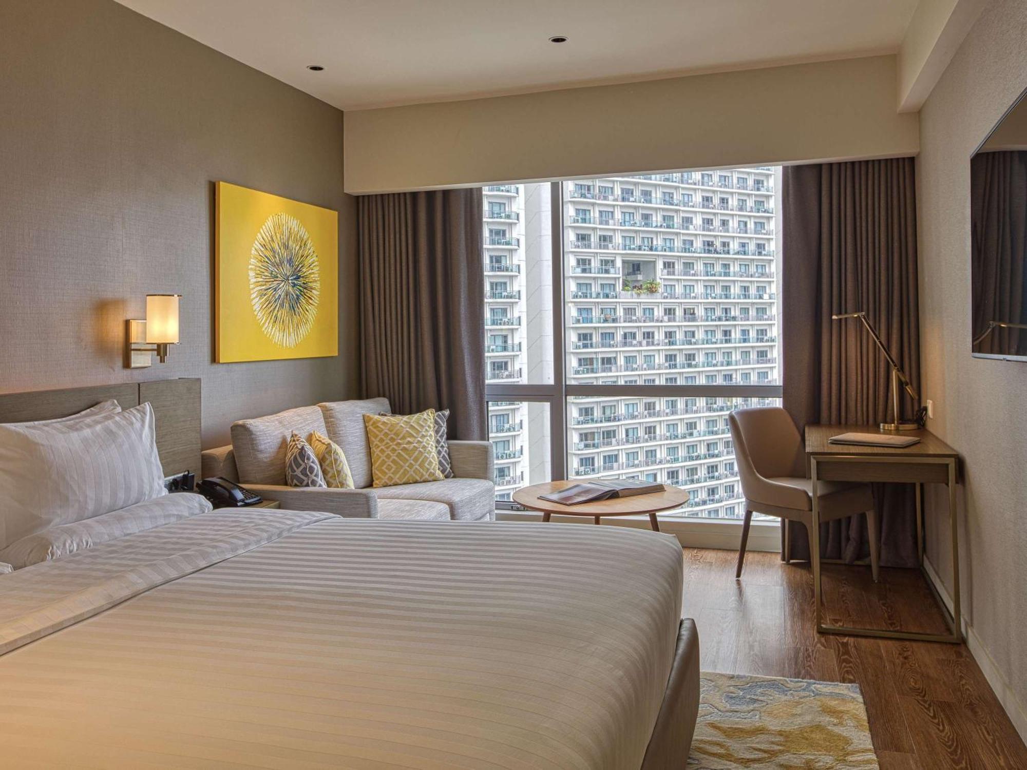 Novotel Suites Manila At Acqua Mandaluyong Exterior foto